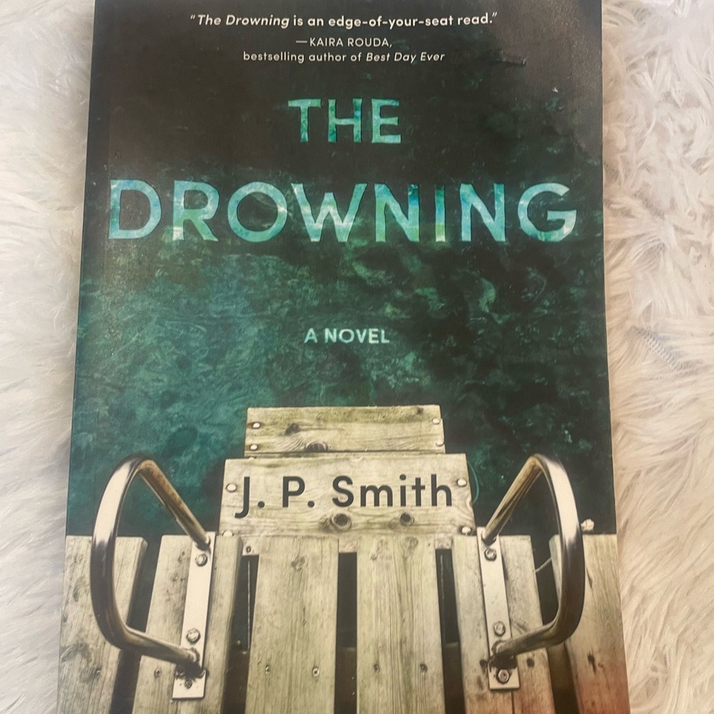 Paperback Book - The Drowning